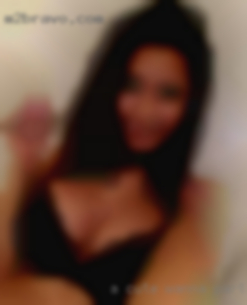 A cute wanna parties insert ur cock to my couples pussy in Hutchinson KS.